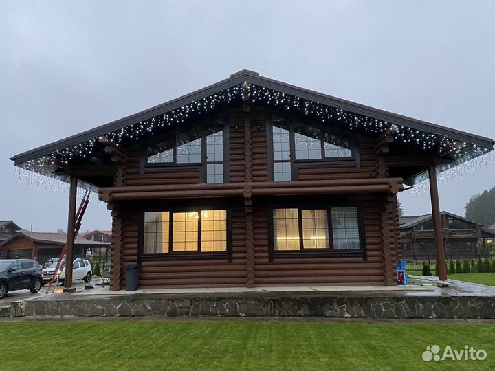 Новогоднее освещение дома, контурная подсветка зда