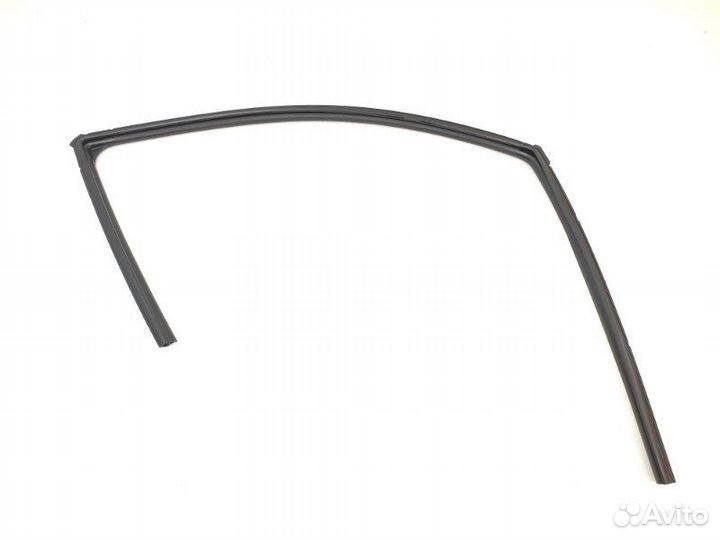 Уплотнитель стекла двери передний правый