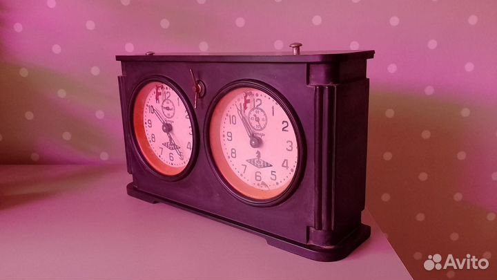 Часы шахматные янтарь карболитовые