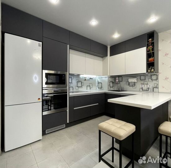 Кухонный гарнитур угловой в потолок