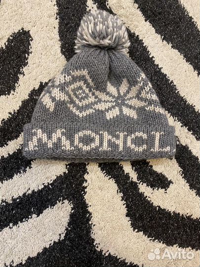 Шапка с натуральным помпоном Moncler оригинал