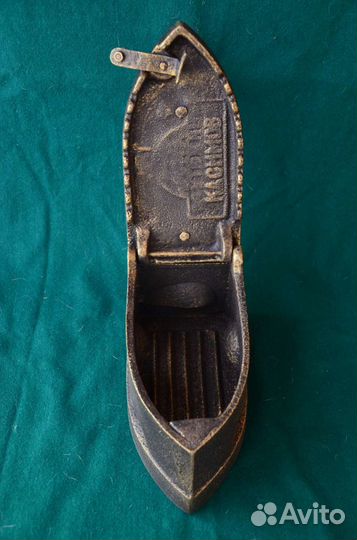 Чугунный угольный утюг