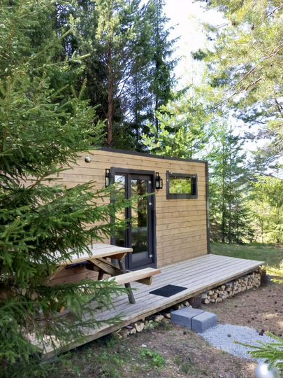 Дом 15 м² на участке 30 сот.