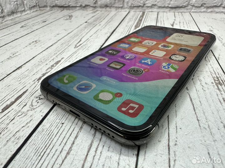 iPhone Xs, 64 ГБ