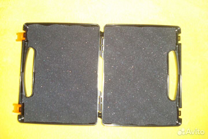 Сейф пистолетный; коробка; кейс