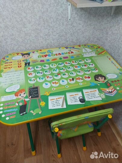 Детский стол и стул