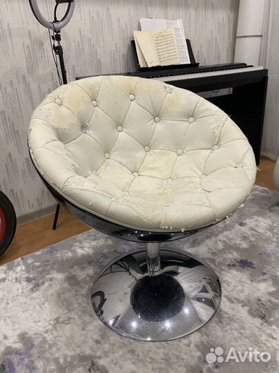 Кресло из искуственной кожи