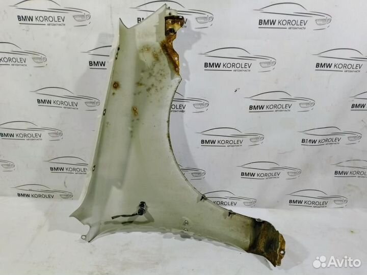 Крыло переднее левое белая 2005-2011 Kia Rio