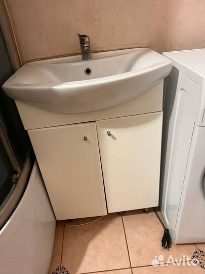 Раковина со шкафами