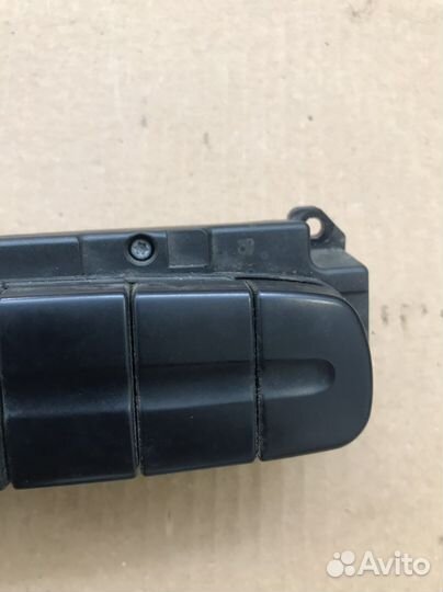 Блок кнопок центральной консоли Mercedes W203(2981
