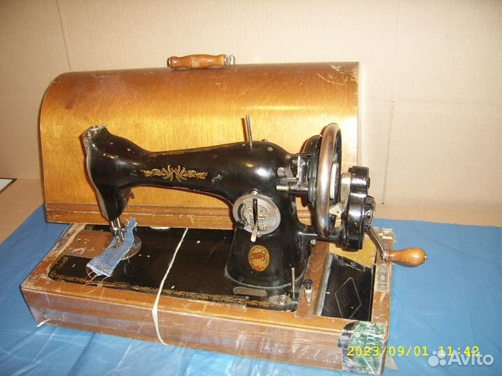 Швейные машинки ручные СССР