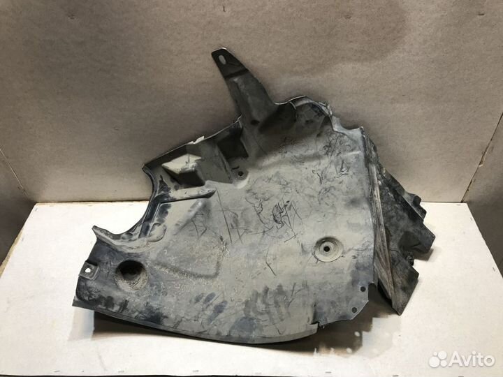 A2046984030 Локер передний правый Mercedes C W204