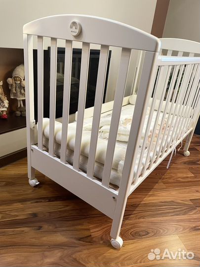 Кроватка с матрасом erbesi, бортики и белье