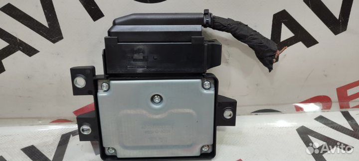 Блок управления стояночным тормозом Volkswagen