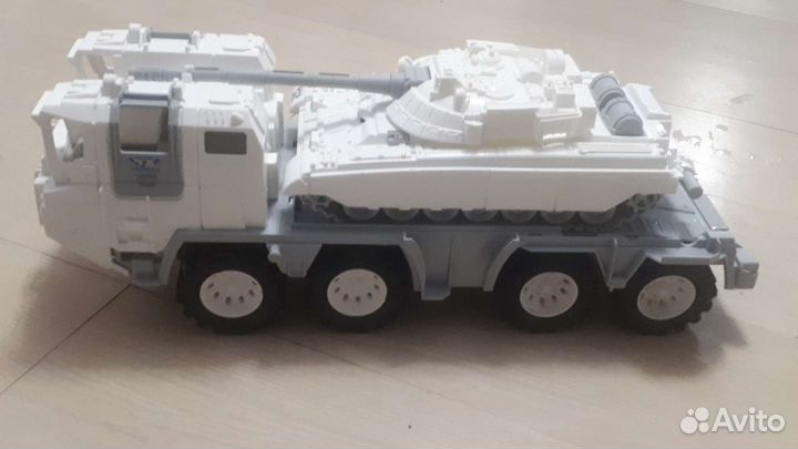 Военный тягач