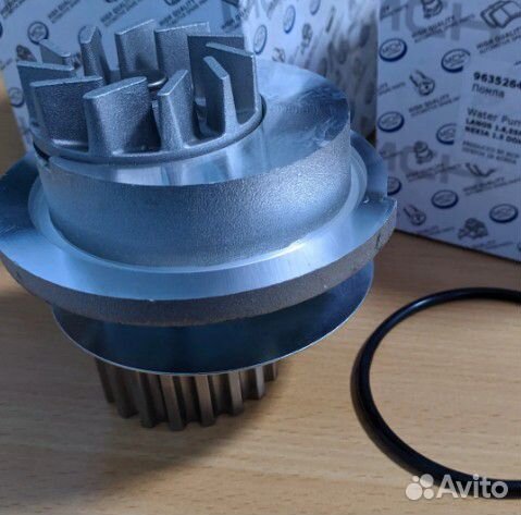 Помпа Водяной насос Daewoo Nexia Дэу Нексия