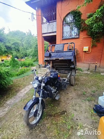 Трицикл десна 200