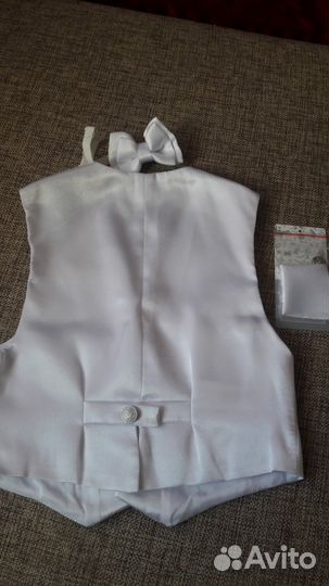 Жилет с бабочкой на рост.110 новый