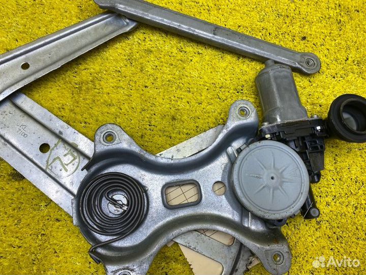 Стеклоподъемник передний левый Toyota