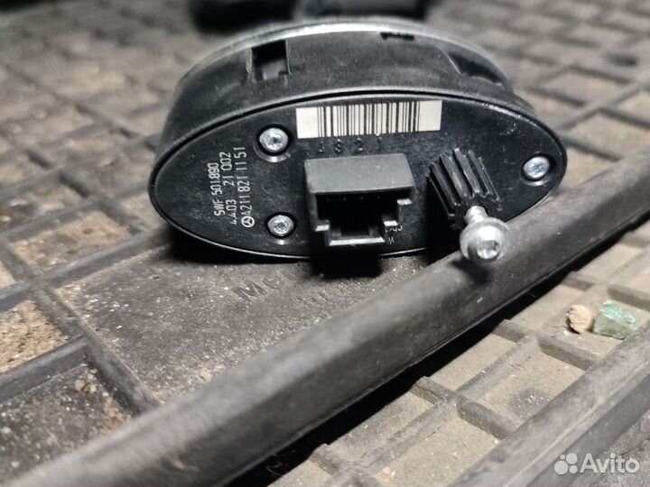 Мерседес W211 кнопка багажника