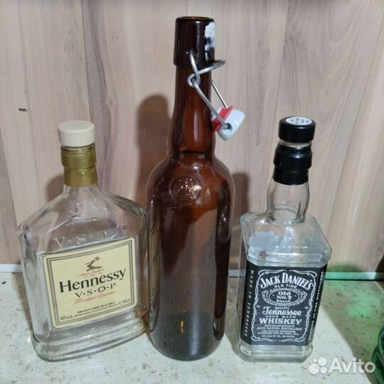 Бутылка стеклянная