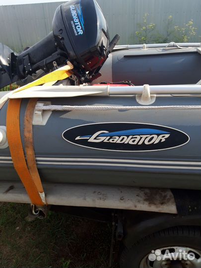 Лодка пвх Гладиатор, с мотором 9,9