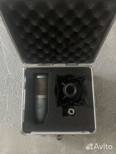 Микрофон akg p220
