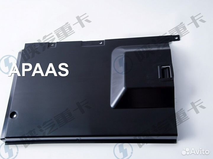 Задний экран кабины