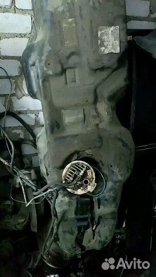 Land Rover Discovery бензобак