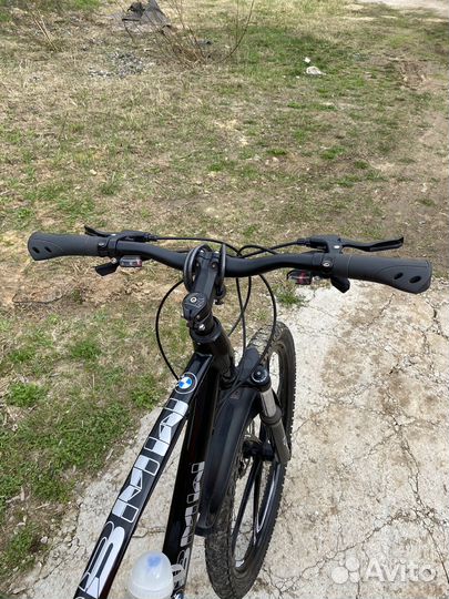 Велосипед на литых дисках BMW