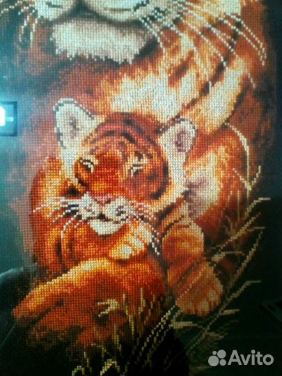 Картина вышитая крестиком