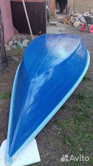 Лодка гребная