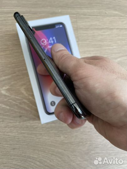iPhone X, 64 ГБ