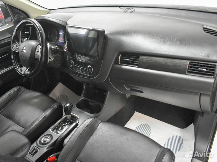 Mitsubishi Outlander 2.4 CVT, 2015, 146 626 км