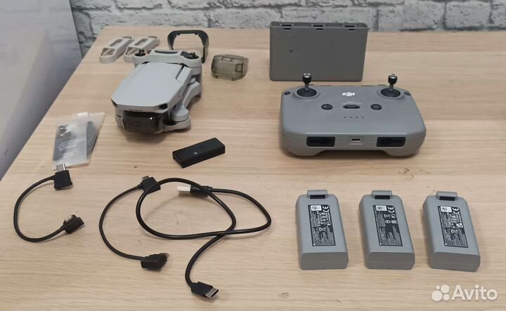 Квадрокоптер дрон DJI Mini 2 Combo набор