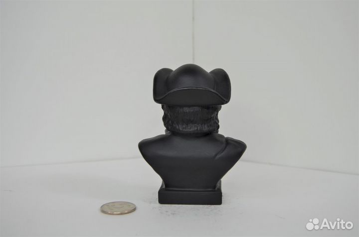 Бюст Пётр 1 в треугольнике чугун