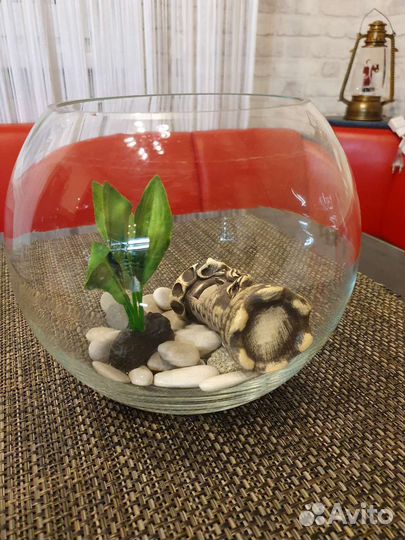 Аквариум 5 литров + корм+ кондиционер для воды