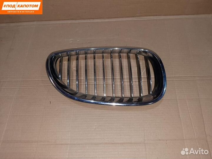 Решетка радиатора левая верхняя BMW 5 E60