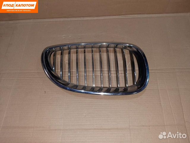 Решетка радиатора левая верхняя BMW 5 E60