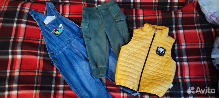 Джинсы и жилет