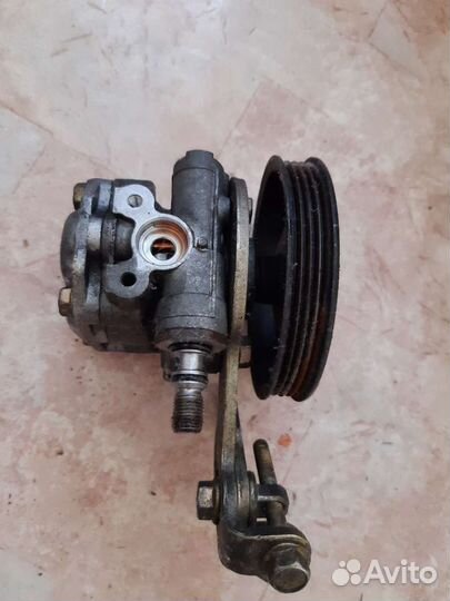 Мазда фамилия 1.3л 2000г Гур