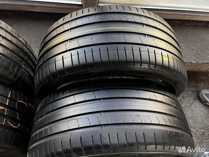 Pirelli P Zero PZ4 225/40 R19 и 255/35 R19