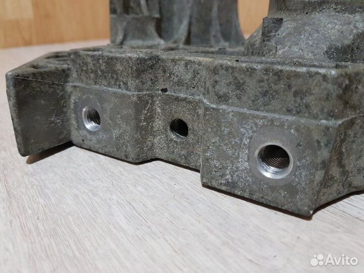 Кронштейн двигателя Volkswagen Passat (B6) 3C2 BVY