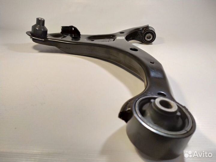 Рычаг нижний правый Santa FE Оригинал