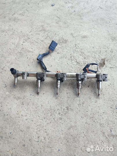 Рампа топливная в сборе Ford Mondeo 4 2.0 Ecoboost