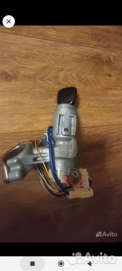 Замок зажигания Toyota vitz