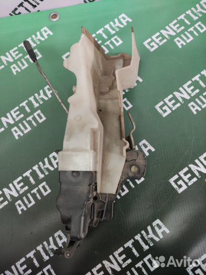 Замок боковой двери передний левый Mercedes-Benz E