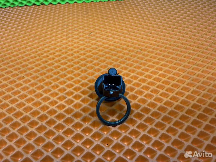 Концевик двери renault logan