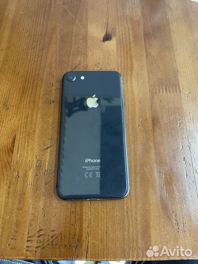 Телефон iPhone 8