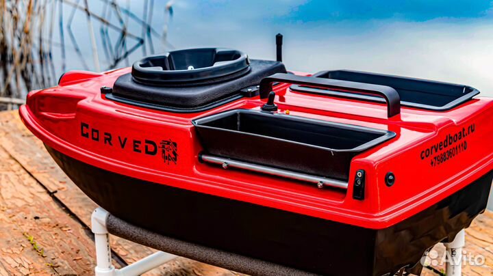 Кораблик для рыбалки и завоза прикормки